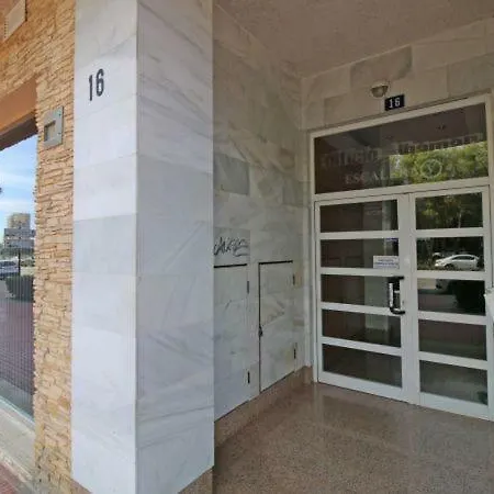 Sleeps 5 Pool Air Con Wifi * Calp