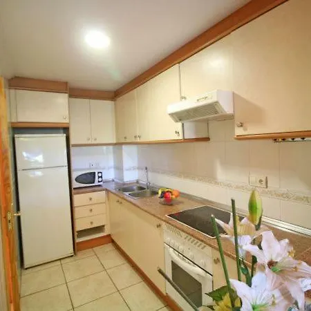 Sleeps 5 Pool Air Con Wifi